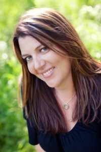 Isn't she purty-ful? Yeah, well she's a great writer, too.